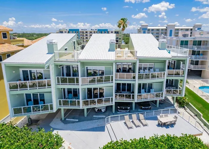 2br - Coastal Condo, Steps To Beach, Ocean Views