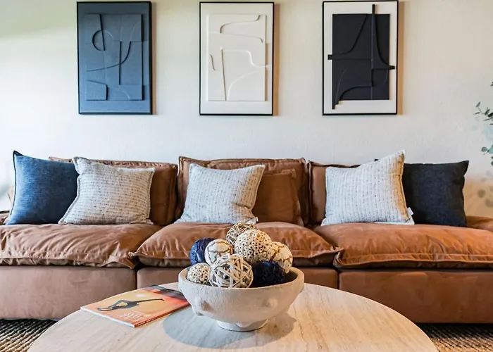 2br - Coastal Condo, Steps To Beach, Ocean Views