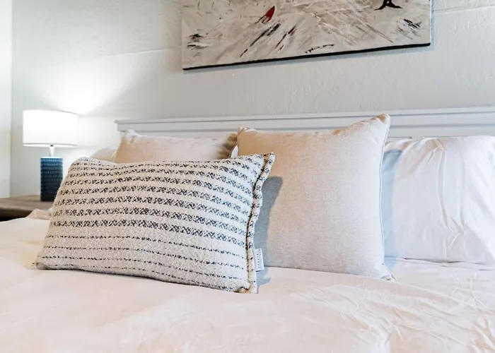 2br - Coastal Condo, Steps To Beach, Ocean Views Appartement