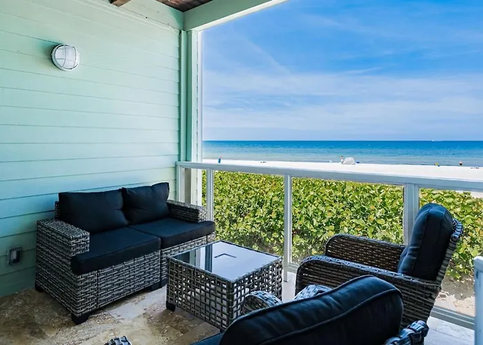 2br - Coastal Condo, Steps To Beach, Ocean Views Clearwater Beach