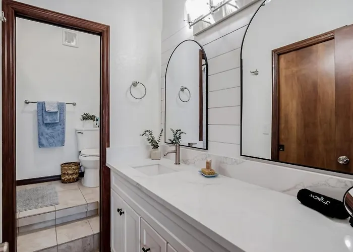 2br - Coastal Condo, Steps To Beach, Ocean Views * Clearwater Beach