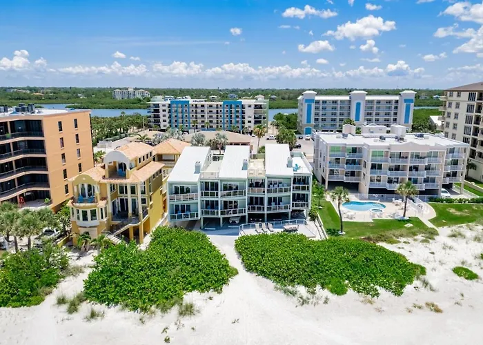 2br - Coastal Condo, Steps To Beach, Ocean Views *