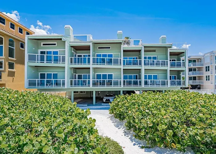 2br - Coastal Condo, Steps To Beach, Ocean Views *